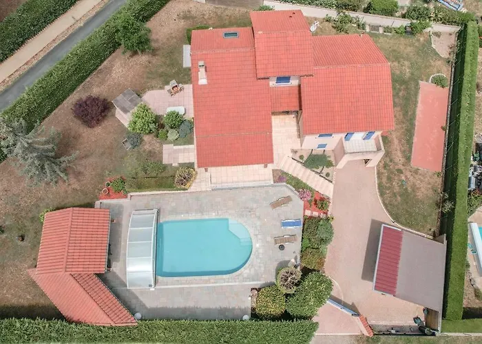 Magnifique Maison A Lentilly - Piscine