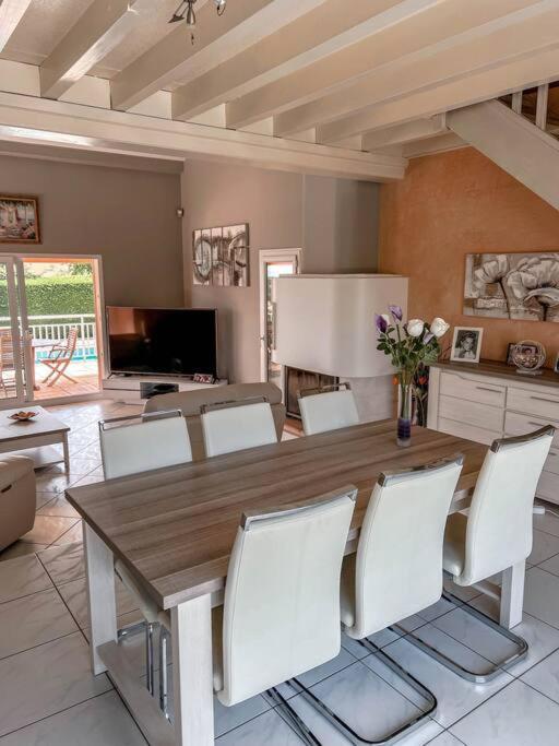 Magnifique Maison A - Piscine Lentilly